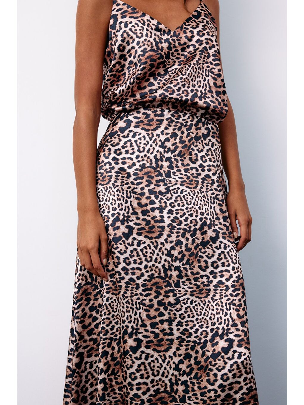 Bej Leopar Desenli Saten Etek - Vizon-3