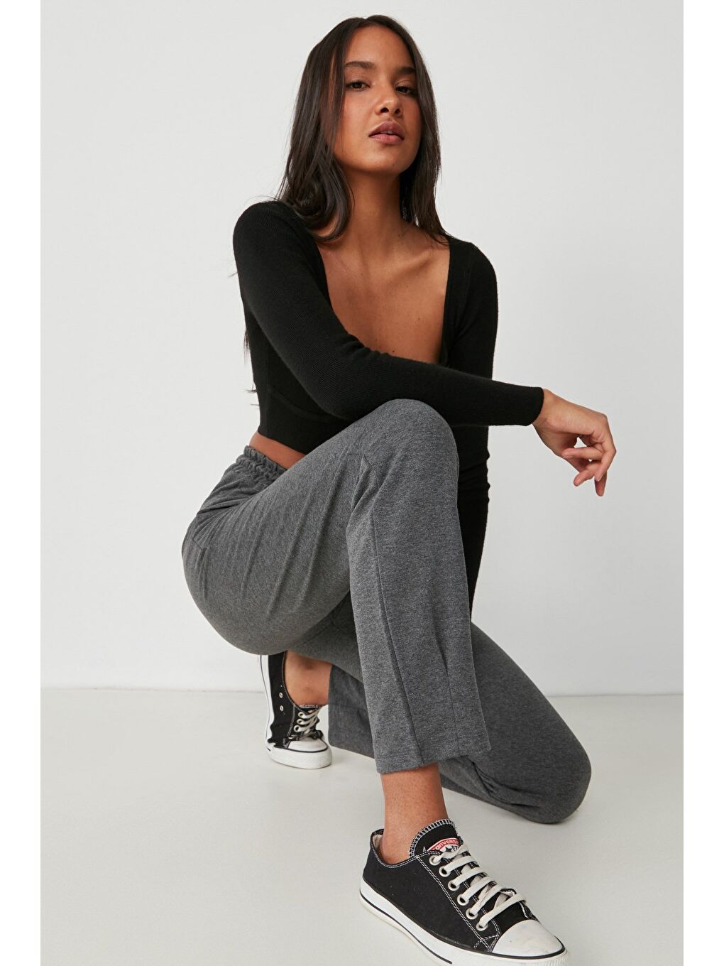 Gri Bel Ve Paçası Pileli Eşofman Altı 742 Füme