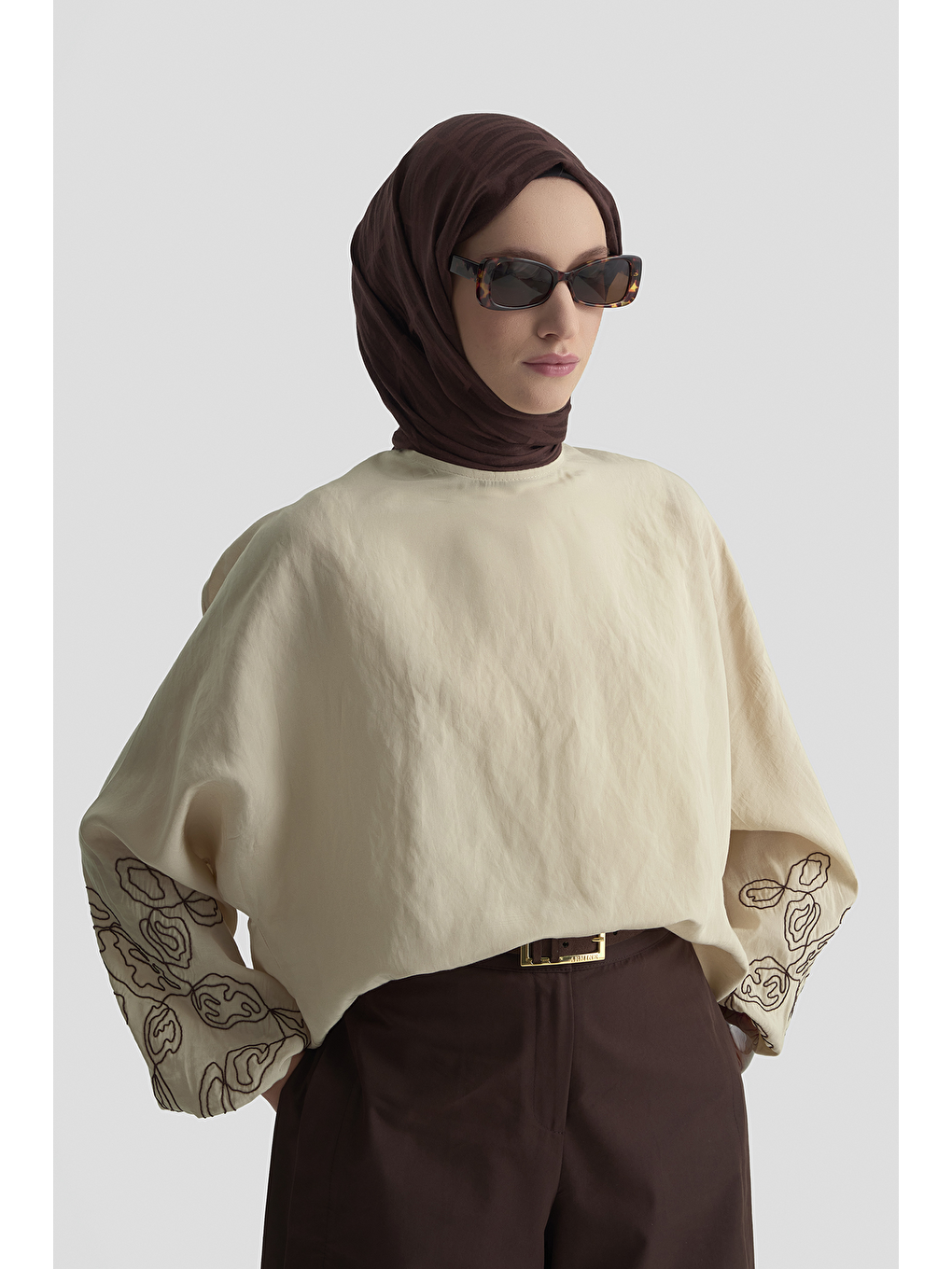 Bej Nakış Detaylı Balon Kollu Bluz Kum-2