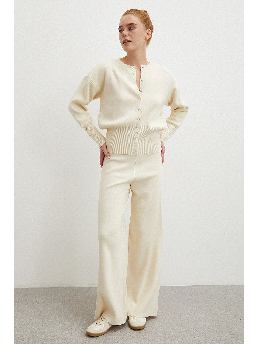 Çıtçıtlı Pantolonlu Triko Takım Ekru-1