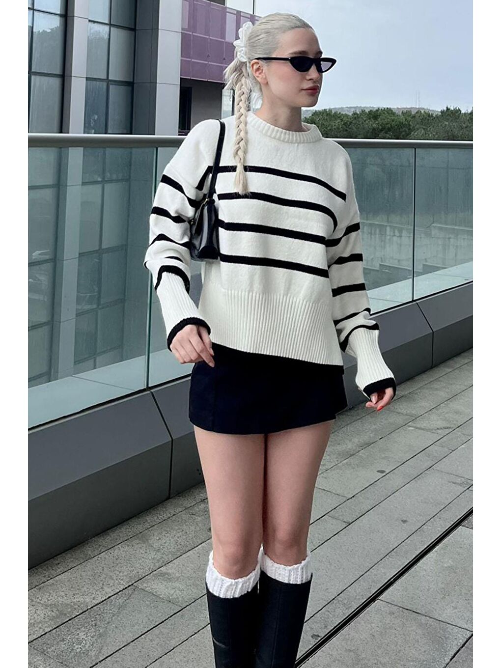 Beyaz Bisiklet Yaka Çizgili Kemik Rengikazak