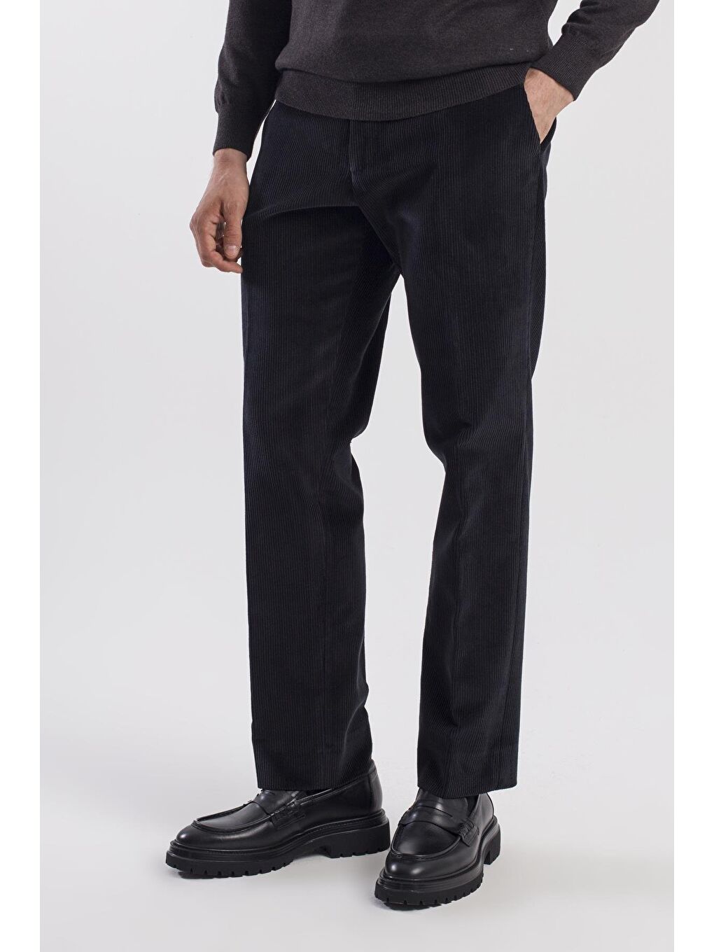 Siyah Regular Fit %100 Pamuk Kadife Pantolon-2