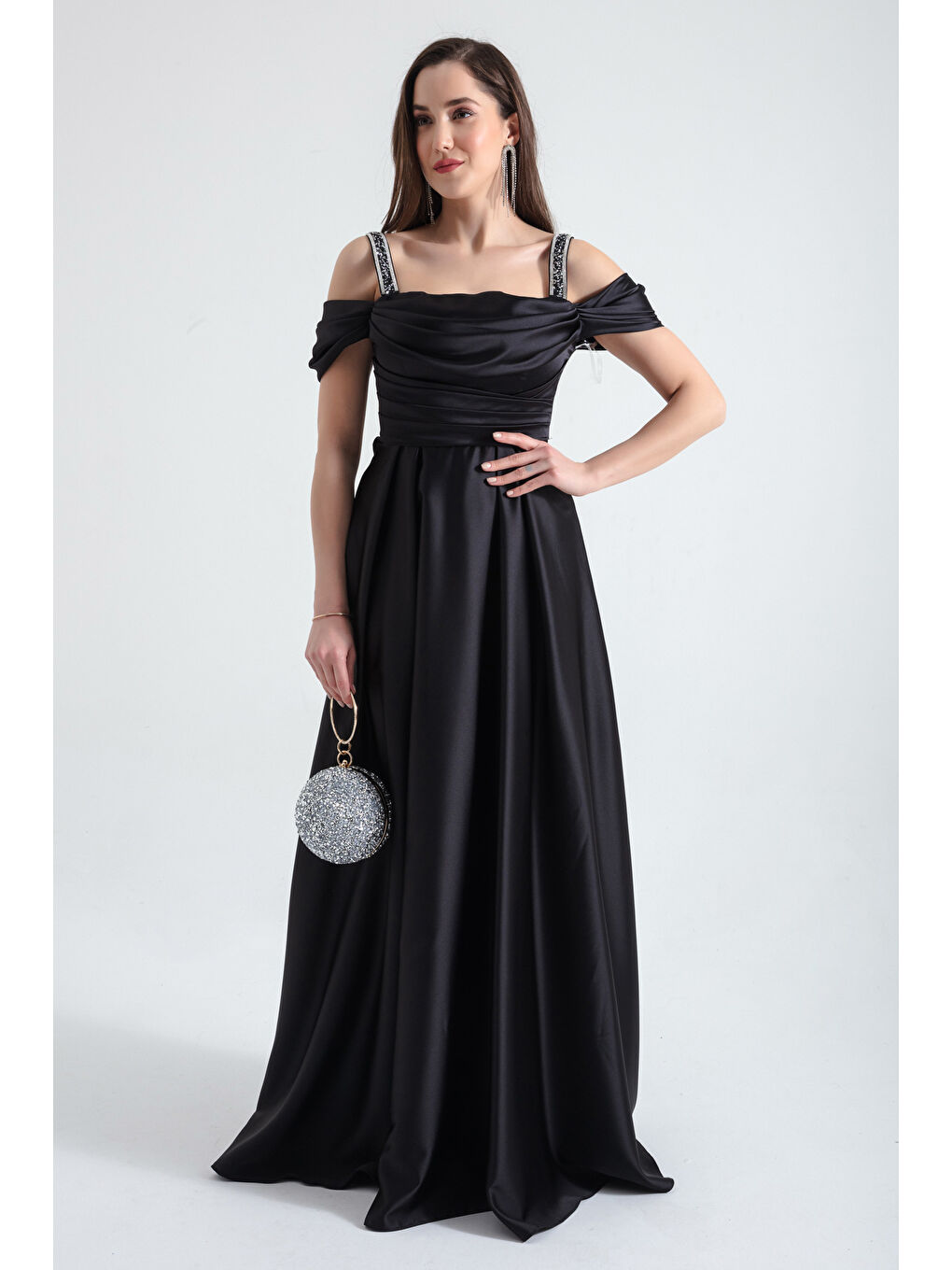 Kadın Siyah Taş Askılı Drapeli Uzun Saten Abiye Elbise-1