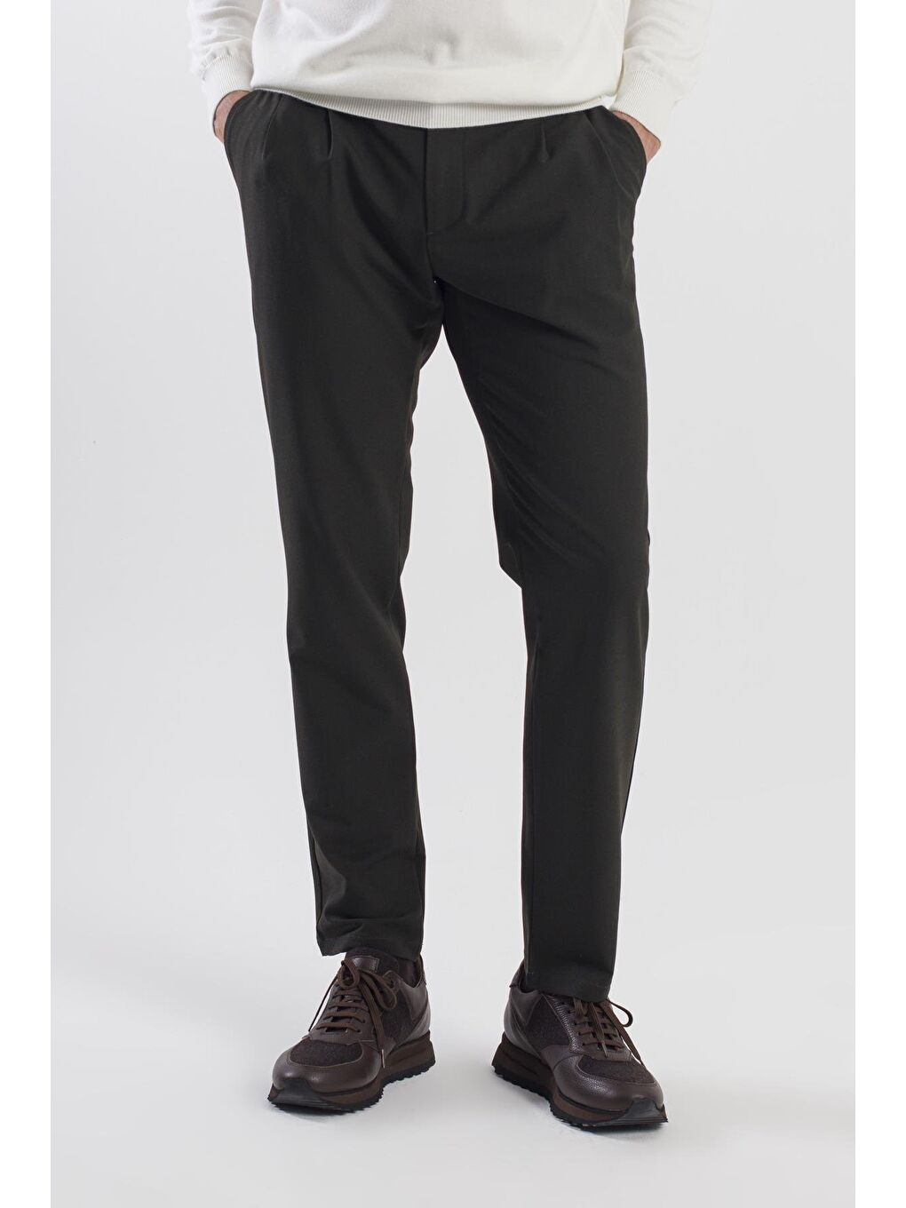 Siyah Comfort Fit Çift Cep Kapaklı Pileli Yan Cep Pantolon