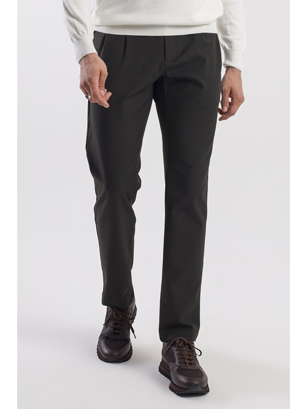 Siyah Comfort Fit Çift Cep Kapaklı Pileli Yan Cep Pantolon-1