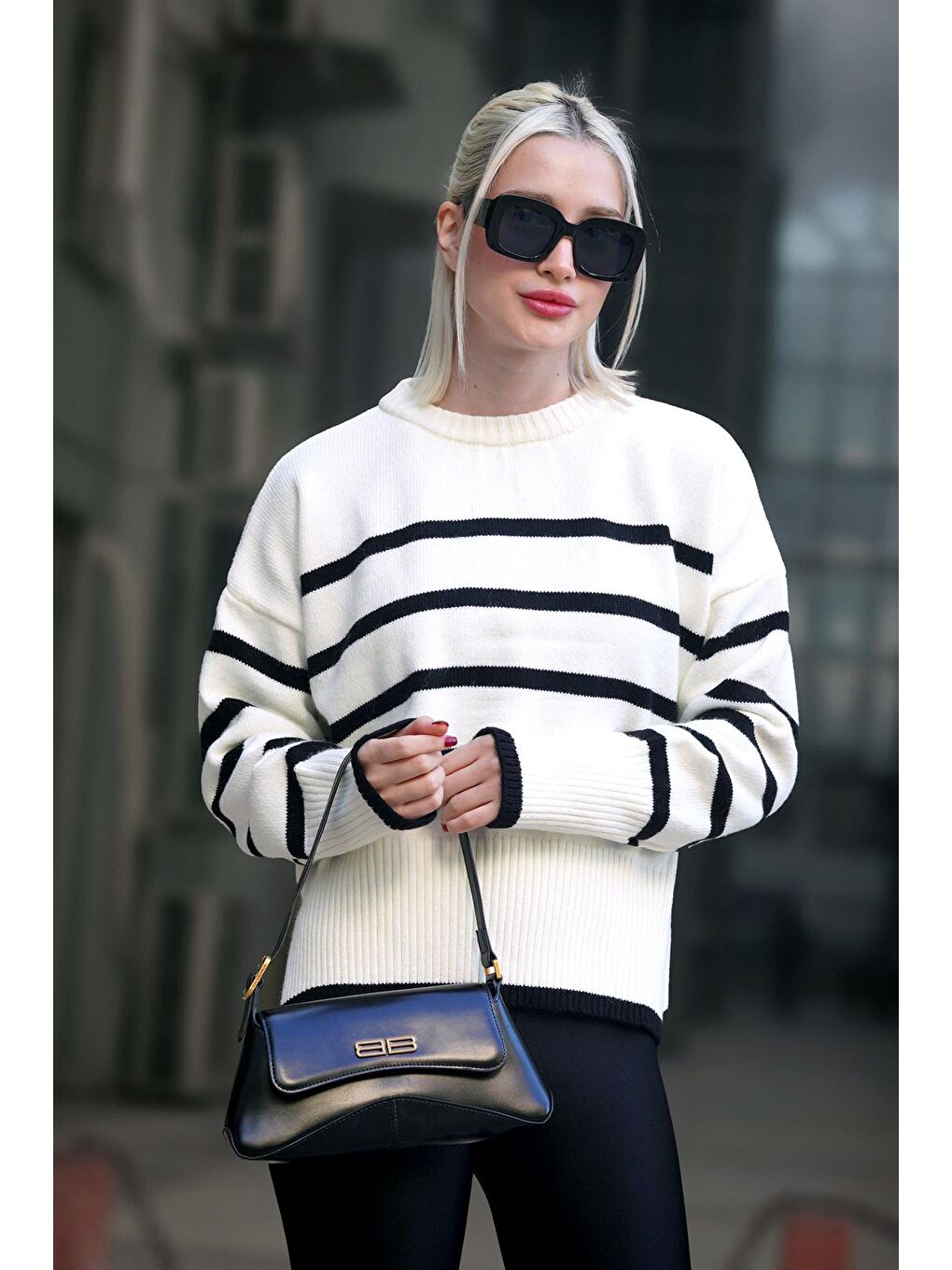 Beyaz Bisiklet Yaka Çizgili Kemik Rengikazak-4