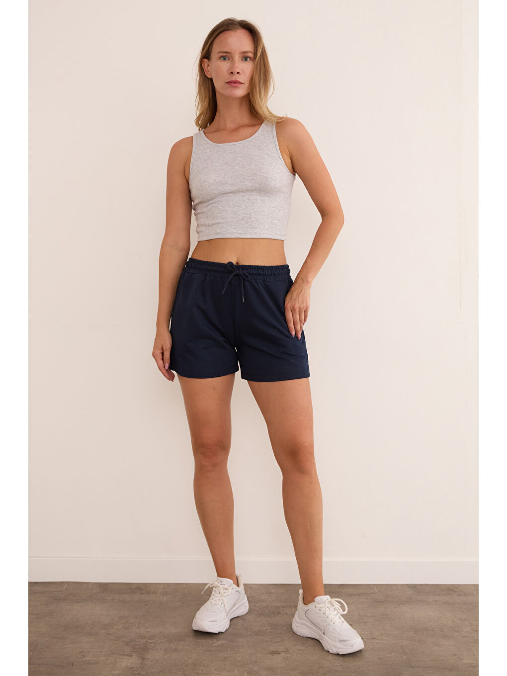 Lacivert Basic Beli Bağlamalı Cepli Şort-1