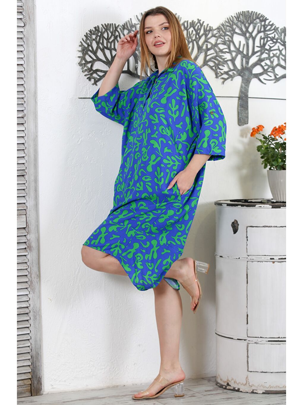 Koyu Mavi Gömlek Yaka 3/4 Kol Düğmeli Gizli Cepli Allover Baskılı Dokuma Casual Elbise