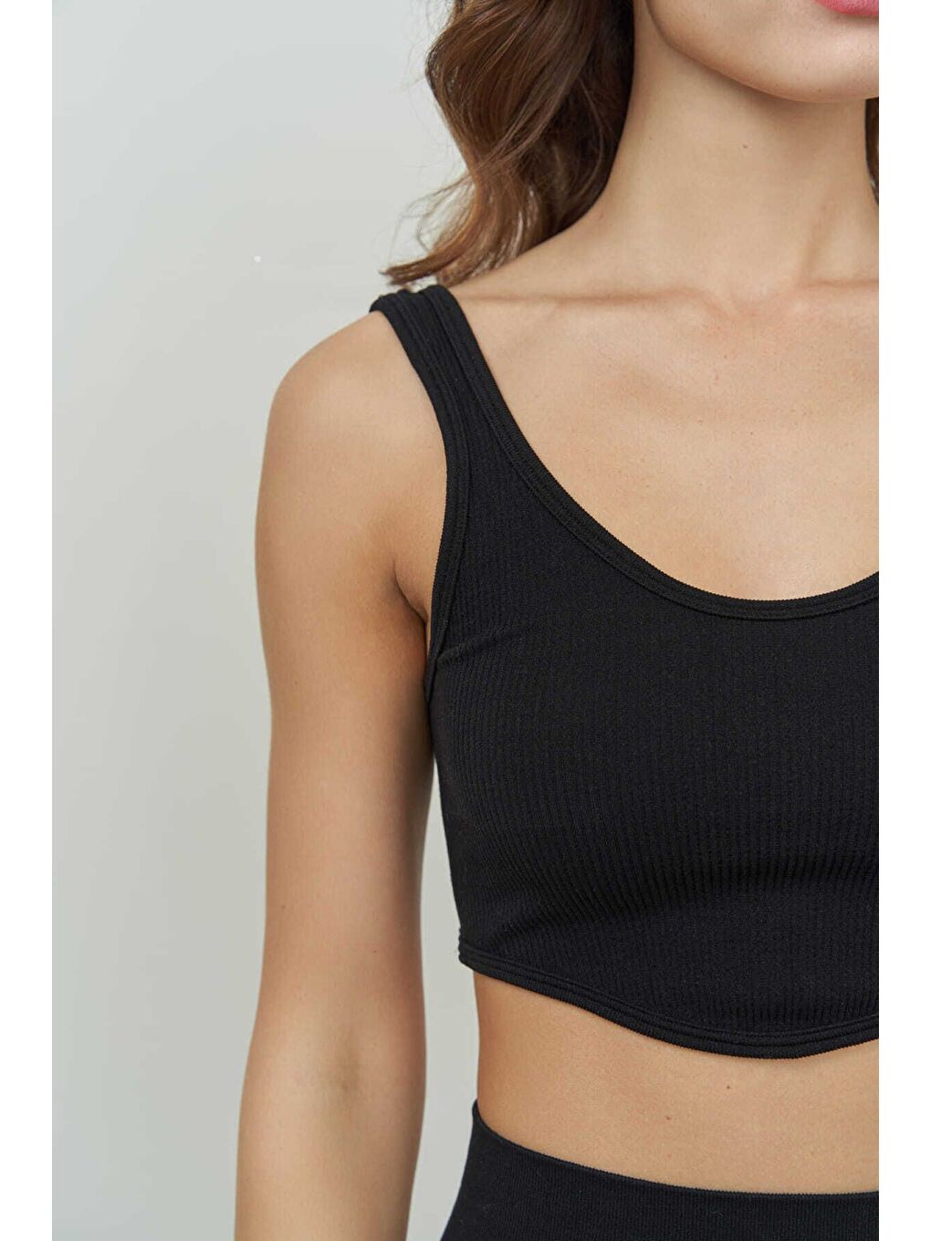 Niko Fitilli Siyah Crop-3