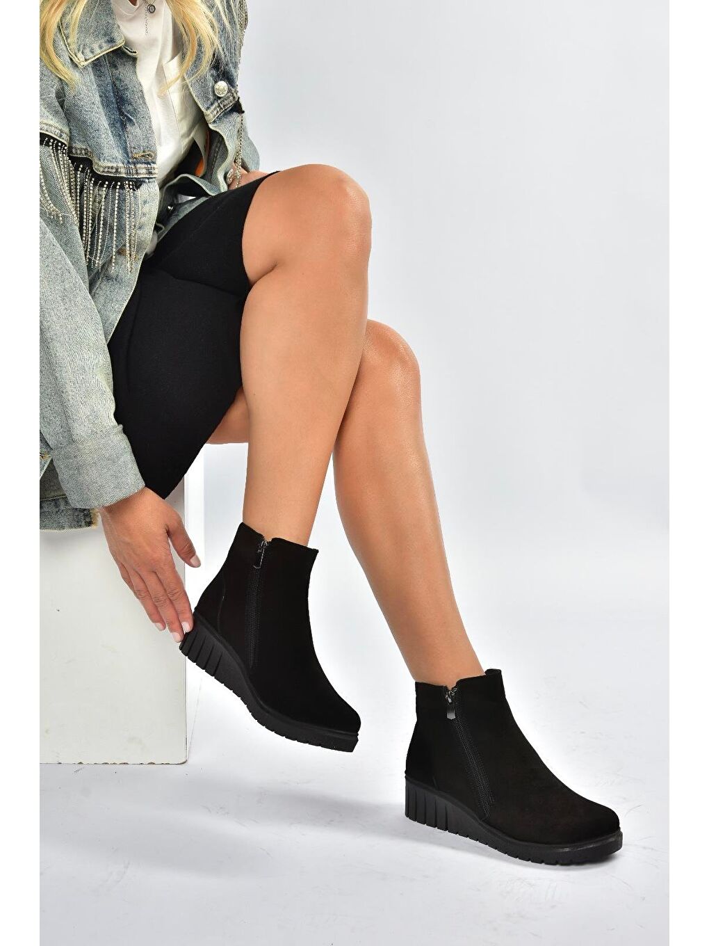 Siyah Kadın Bot V324800402-1