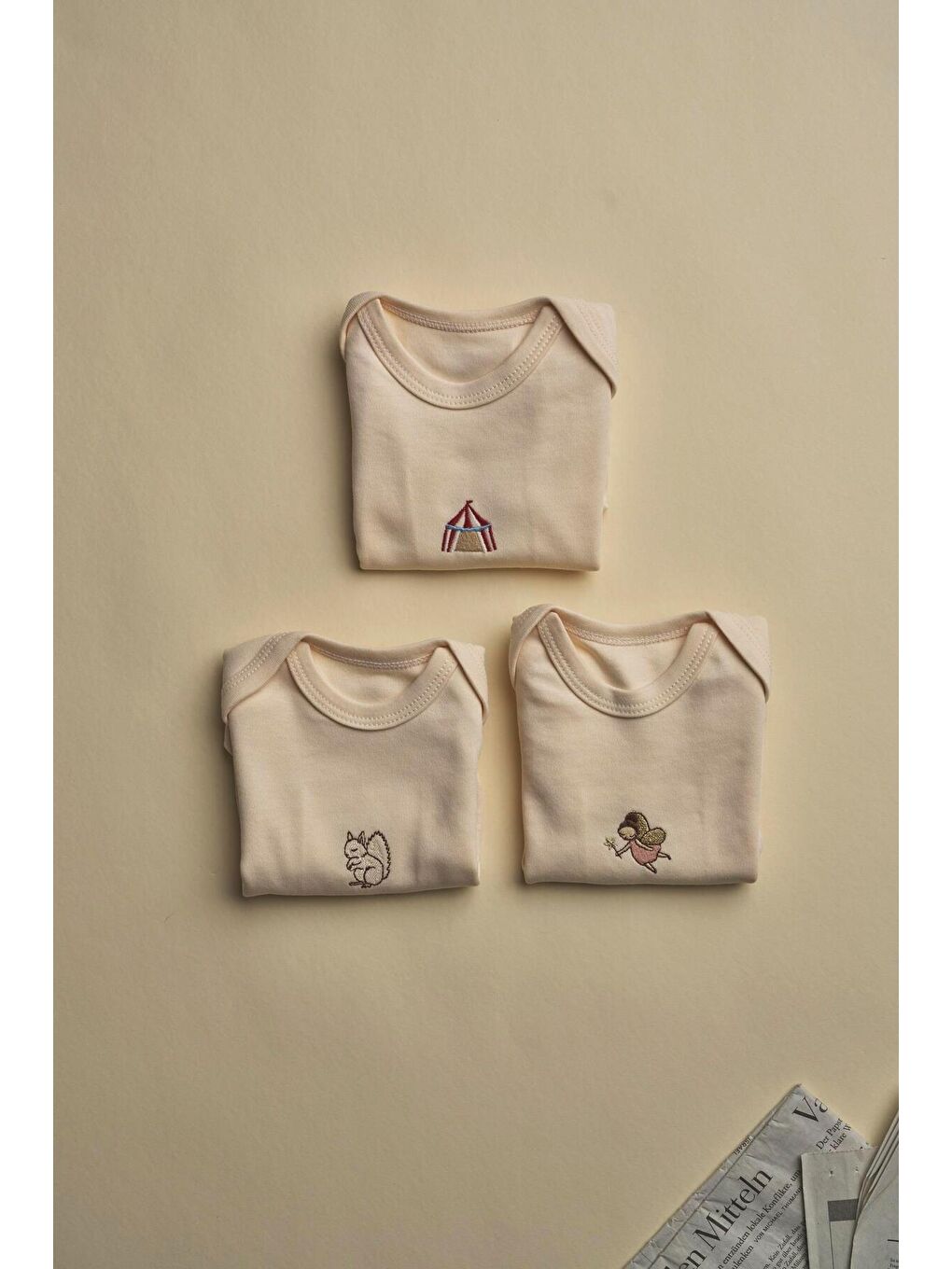 Ekru 3'lü Krem Dreams Serisi Kısa Kollu Çıt Çıtlı Body Zıbın Model 9-3