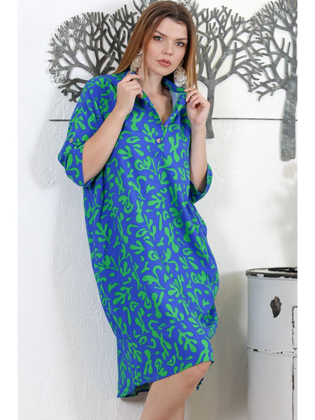 Koyu Mavi Gömlek Yaka 3/4 Kol Düğmeli Gizli Cepli Allover Baskılı Dokuma Casual Elbise-2