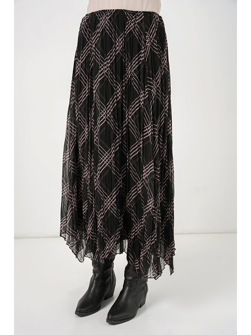 Kadın Asimetrik Kesim Şifon Etek 8056 - Siyah-3