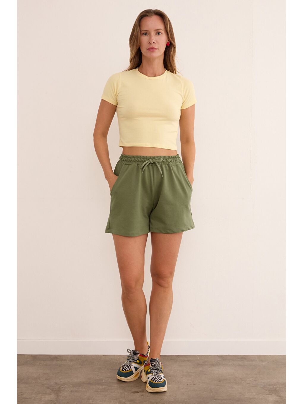 Haki Basic Beli Bağlamalı Cepli Şort-2