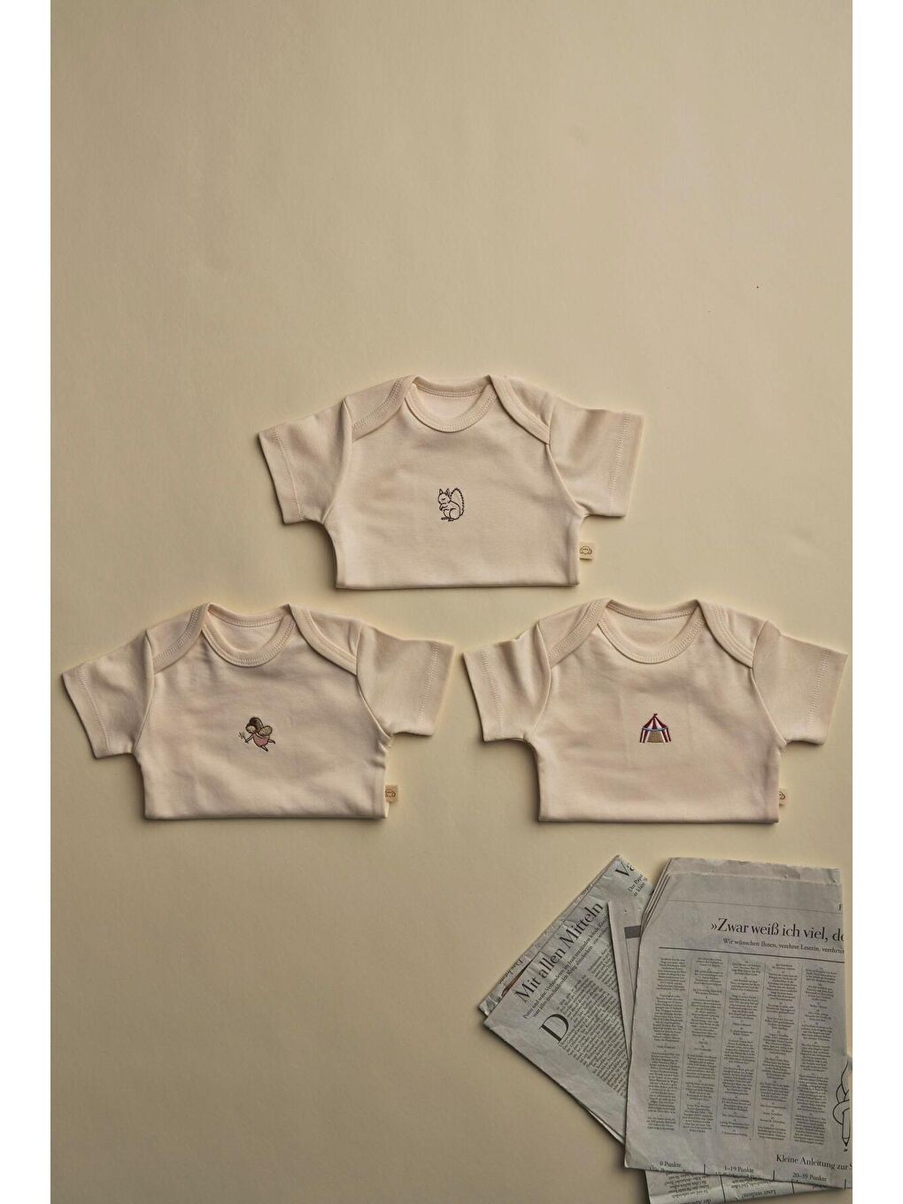 Ekru 3'lü Krem Dreams Serisi Kısa Kollu Çıt Çıtlı Body Zıbın Model 9-5