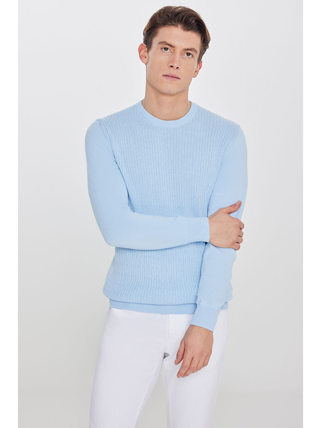 Erkek Buz Mavisi %100 Pamuk Standart Fit Normal Kesim Bisiklet Yaka Jakarlı Triko Kazak