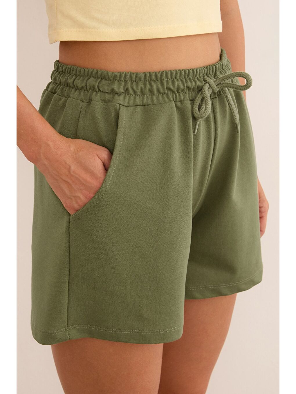 Haki Basic Beli Bağlamalı Cepli Şort-4