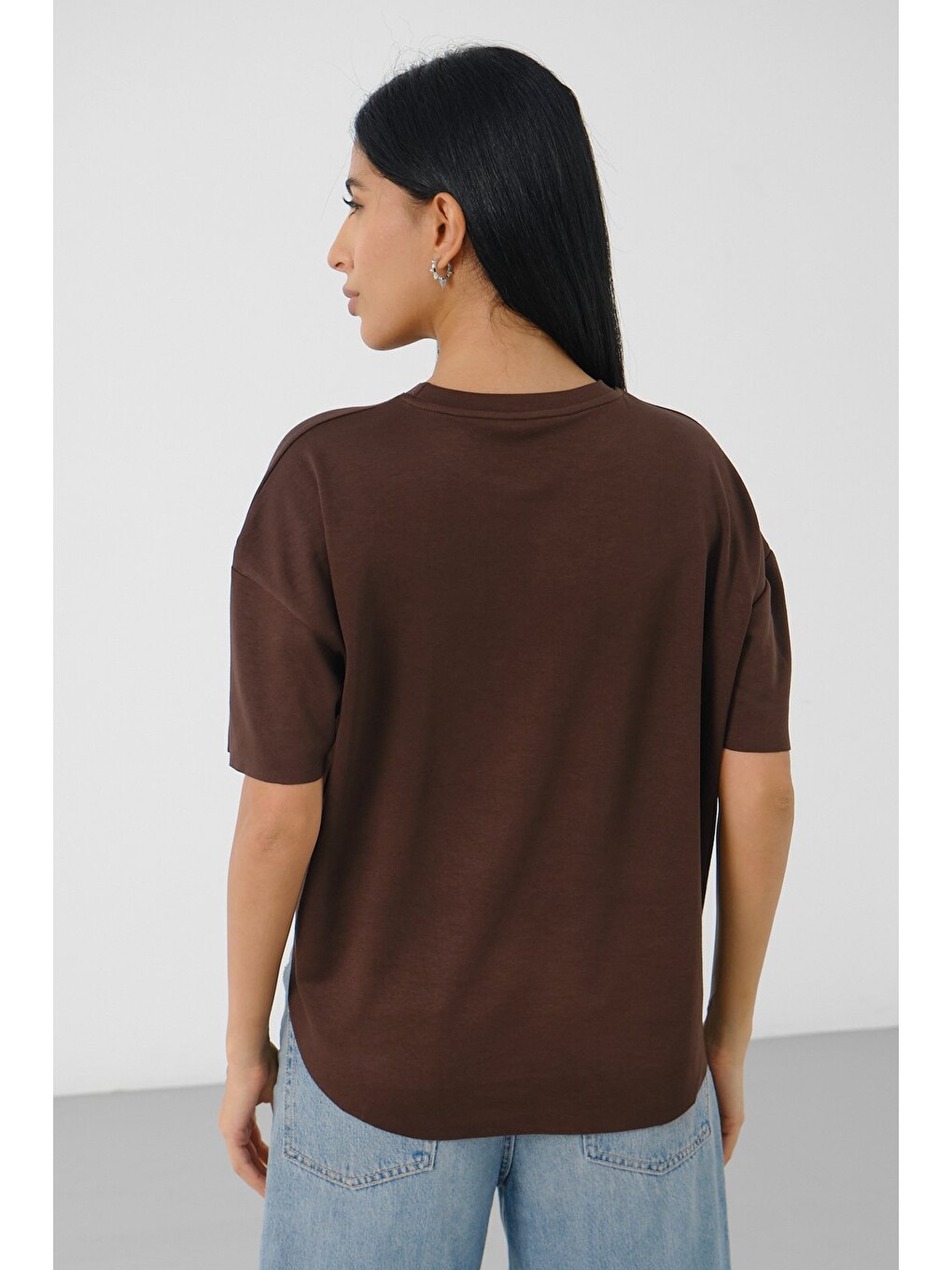 Kahverengi Kadın Oversize Boxy T-Shirt Bisiklet Yaka Rahat Kalıp Tişört-5