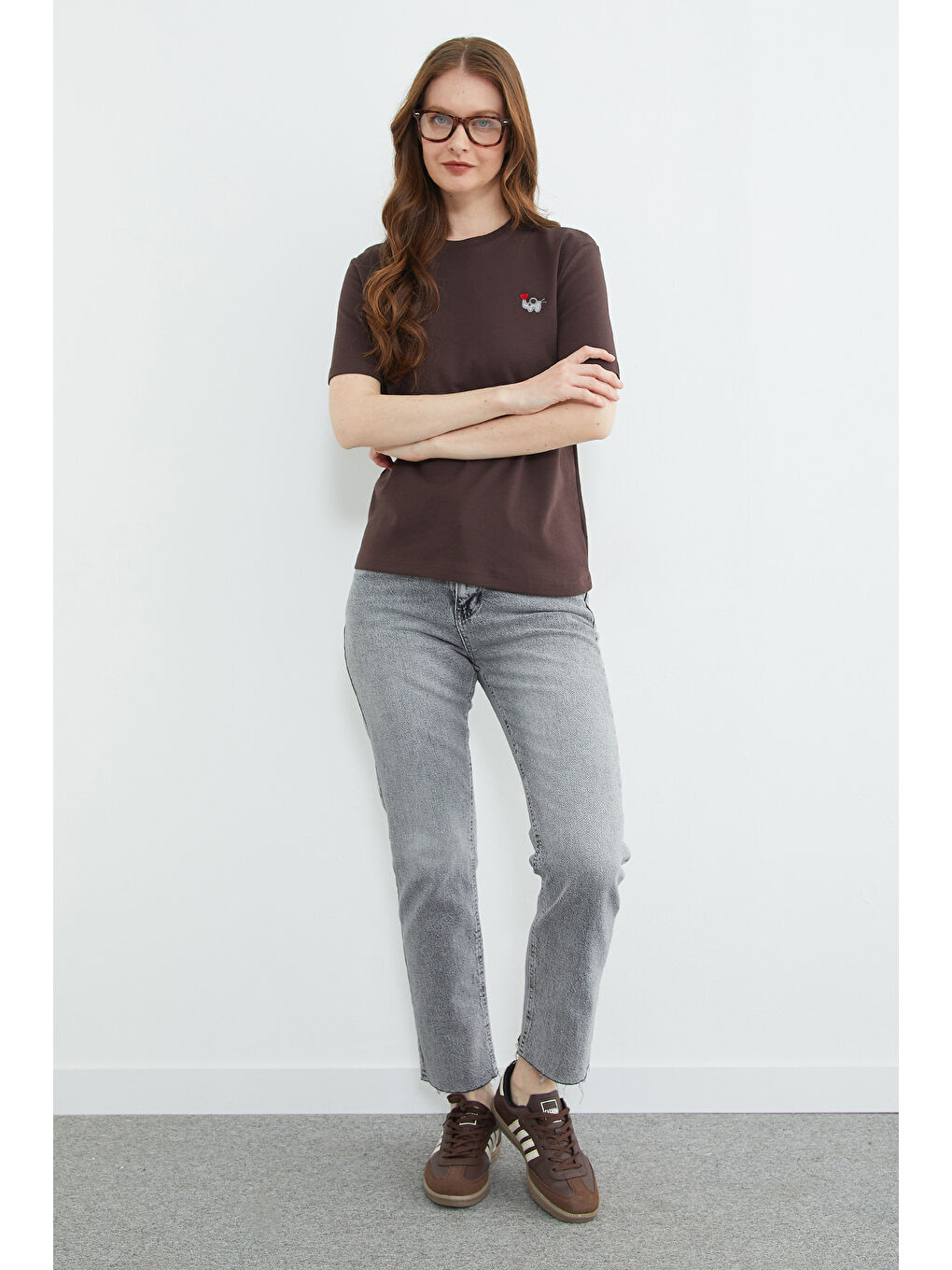 Kahverengi Fil Nakışlı Bisiklet Yaka Tişört-3