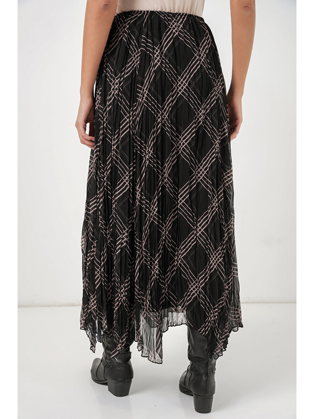 Kadın Asimetrik Kesim Şifon Etek 8056 - Siyah-6