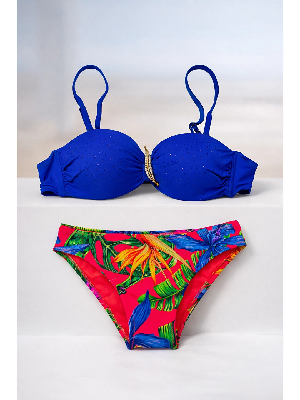 Kadın Saks Mavi Taş İşlemeli Toka Aksesuarlı Astarlı Bikini Takım HZL25S-LC208-1