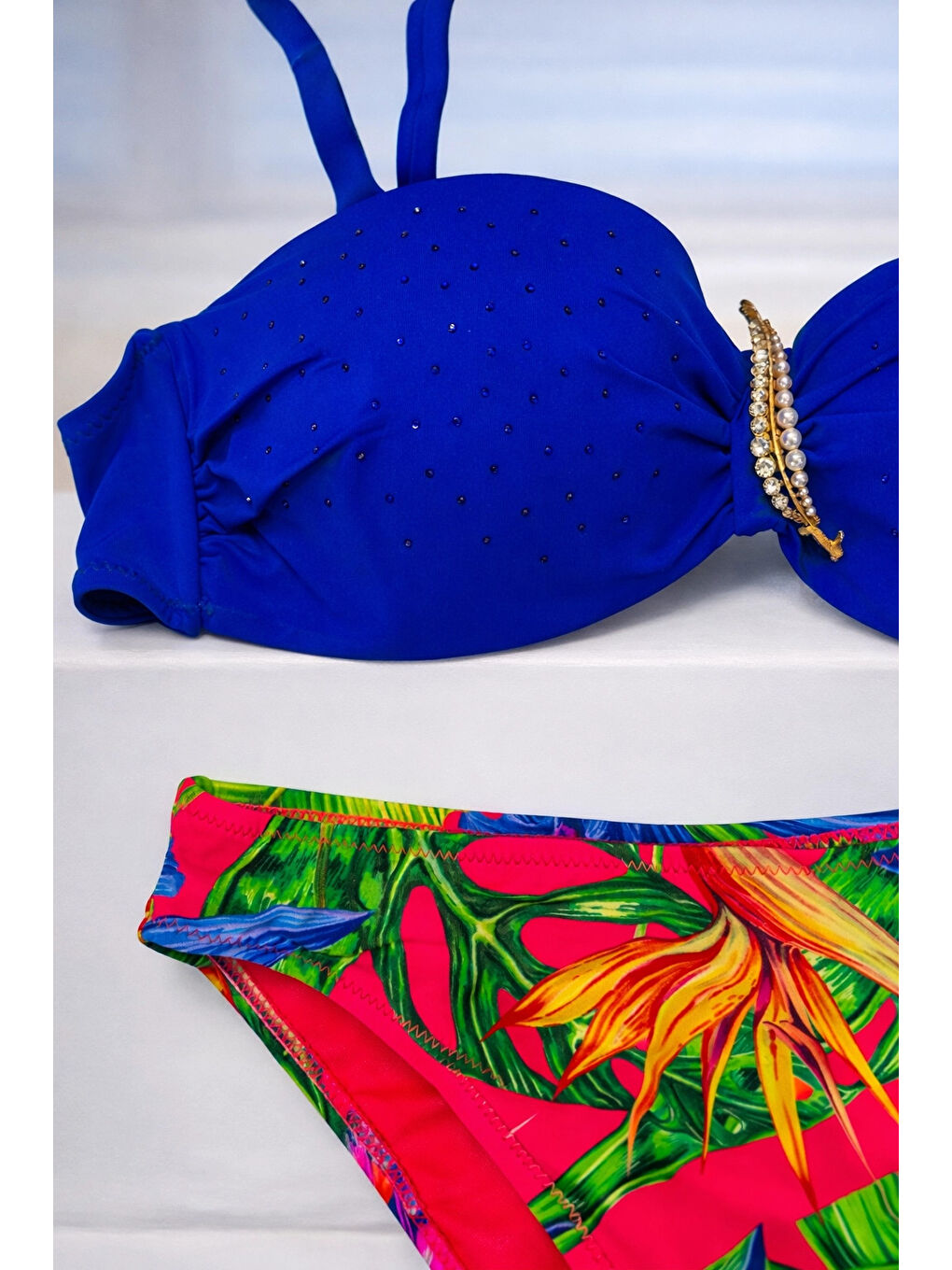 Kadın Saks Mavi Taş İşlemeli Toka Aksesuarlı Astarlı Bikini Takım HZL25S-LC208-2
