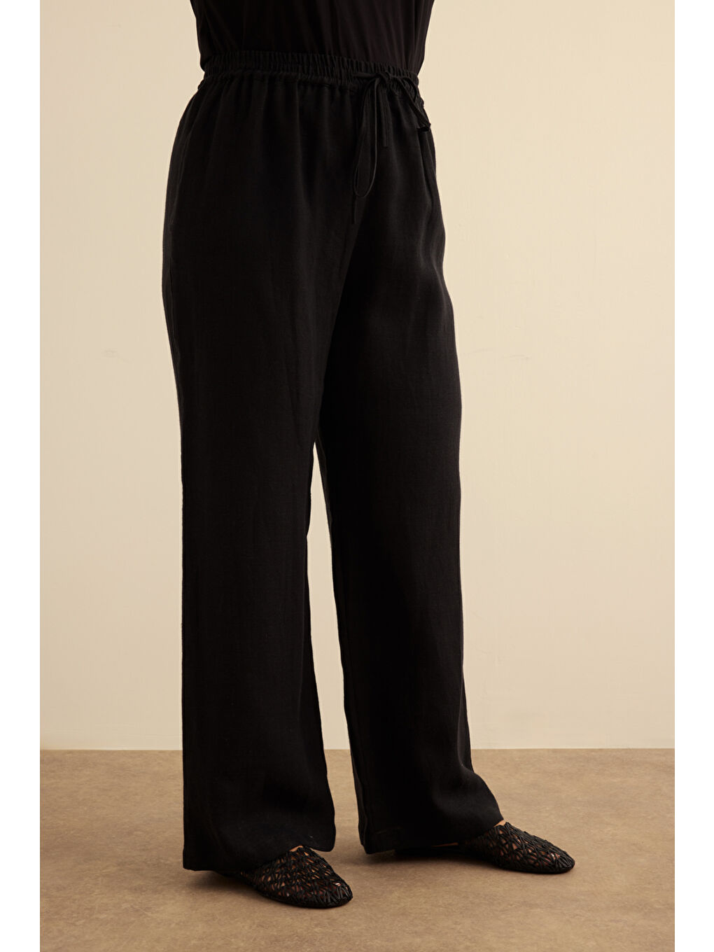 Siyah Beli Lastikli Keten Pantolon-2