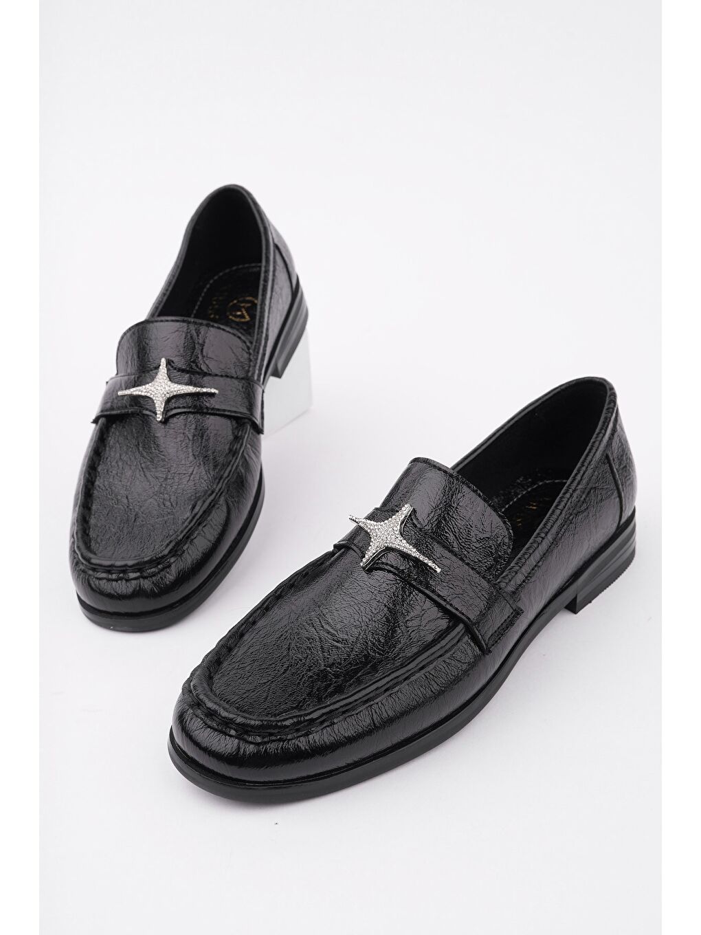 Siyah ARROW Tokalı Kadın Günlük Loafer Ayakkabı