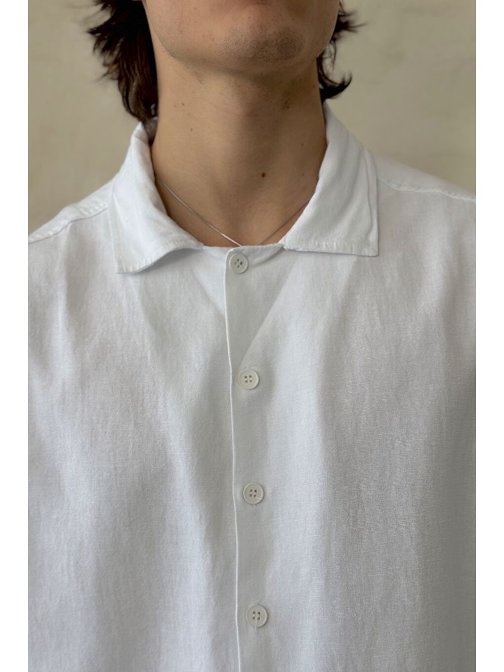 Beyaz Erkek Oversize Apaş Yaka Kısa Kollu Keten Gömlek-2