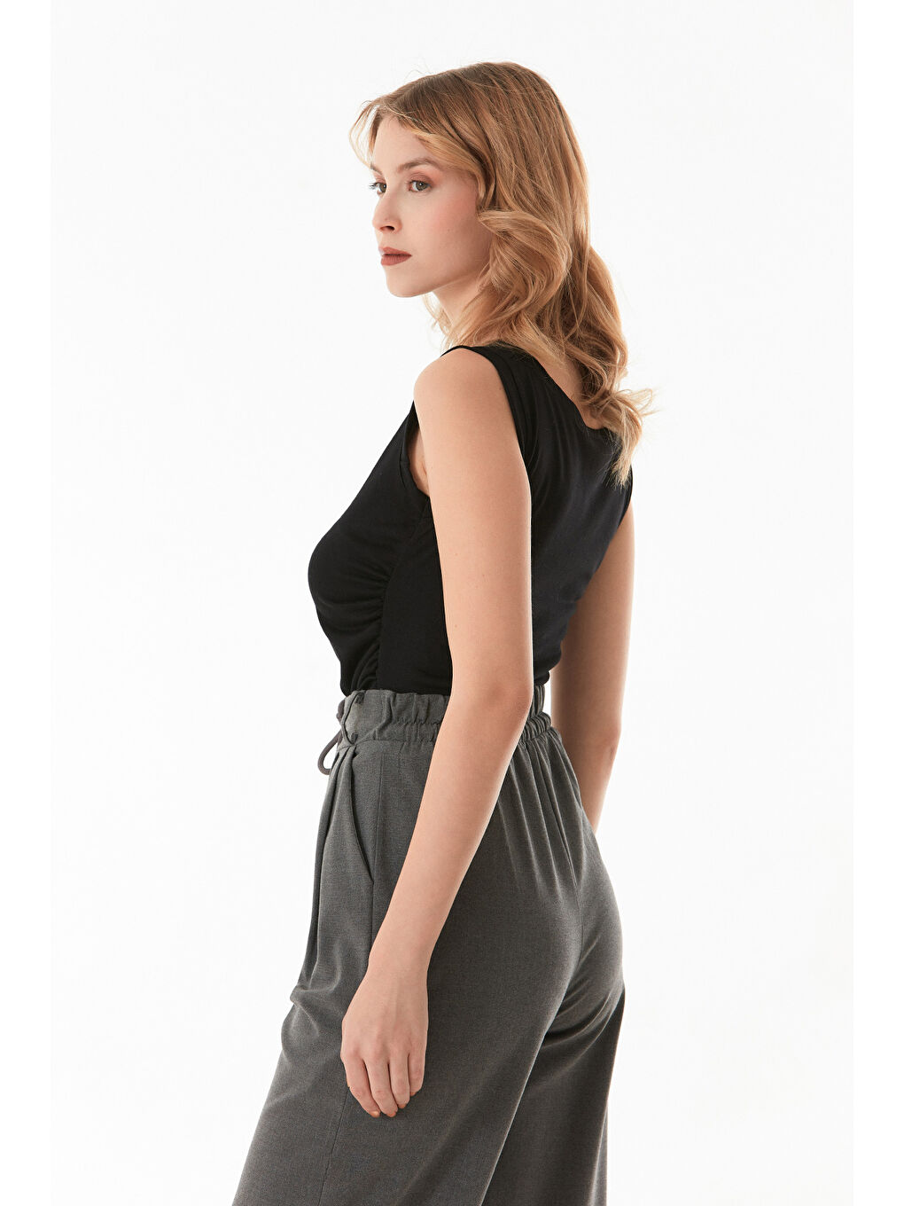 Siyah Yanları Drapeli Geniş Yaka Bluz-2