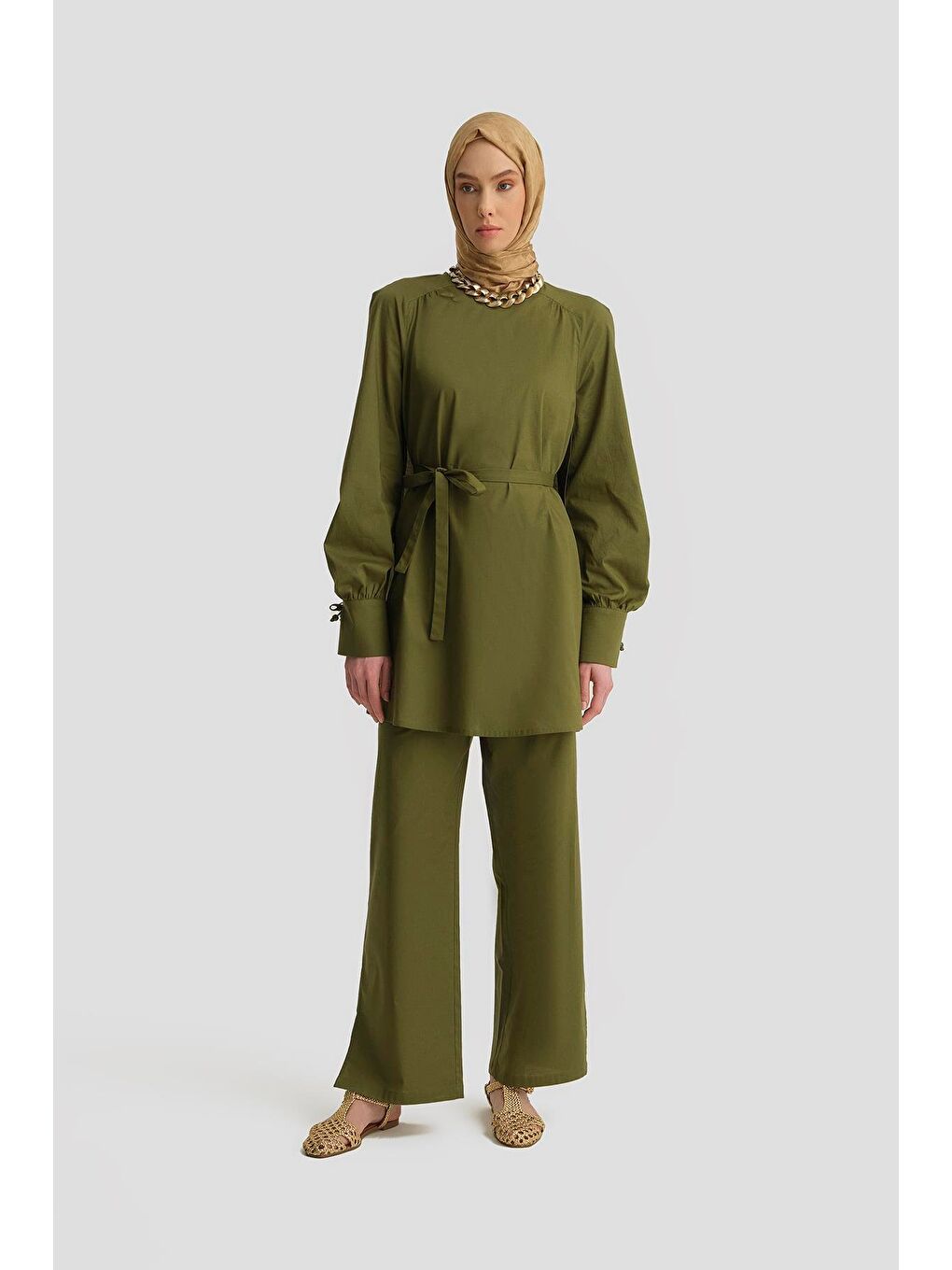 Haki Yanı Yırtmaçlı Pamuk Takım 25Y6020 Yeşil-1