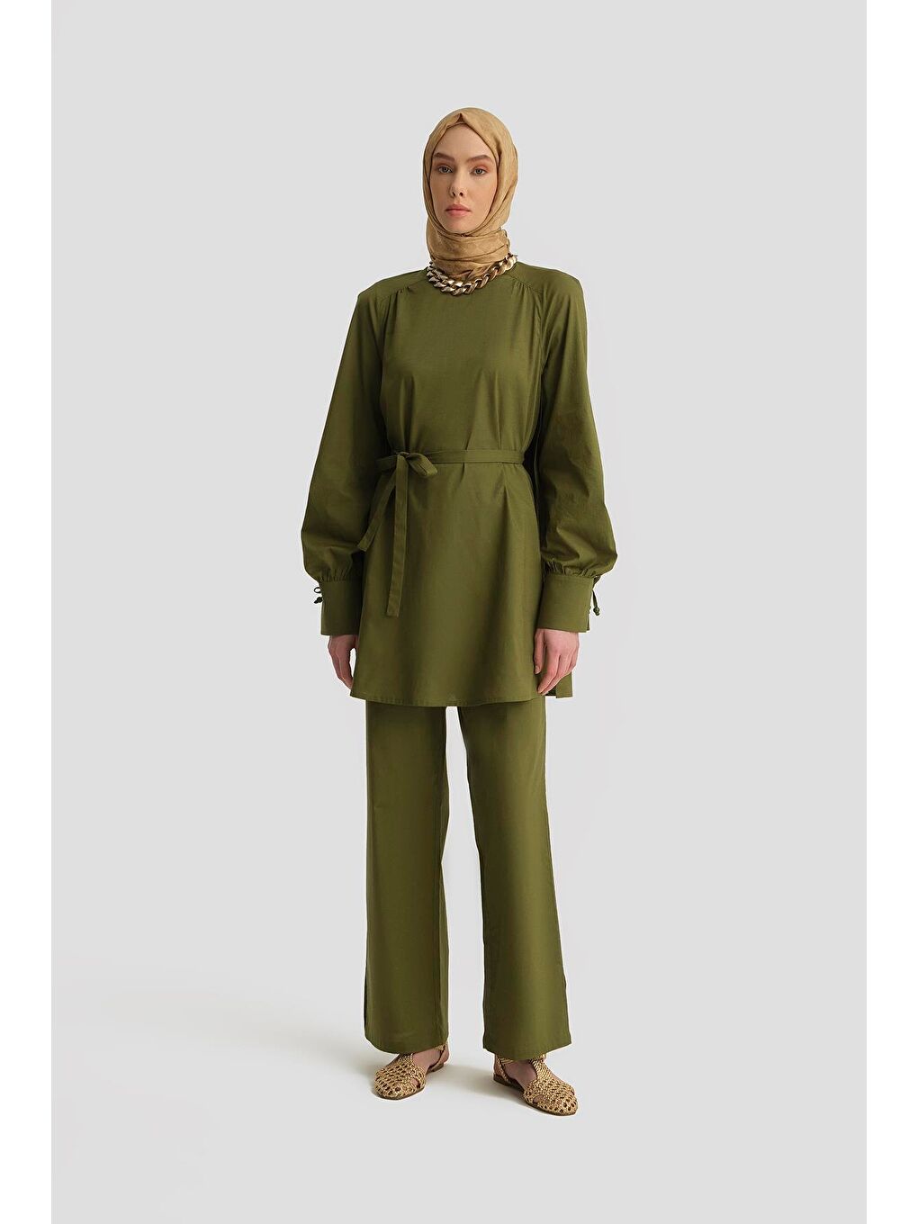 Haki Yanı Yırtmaçlı Pamuk Takım 25Y6020 Yeşil-2