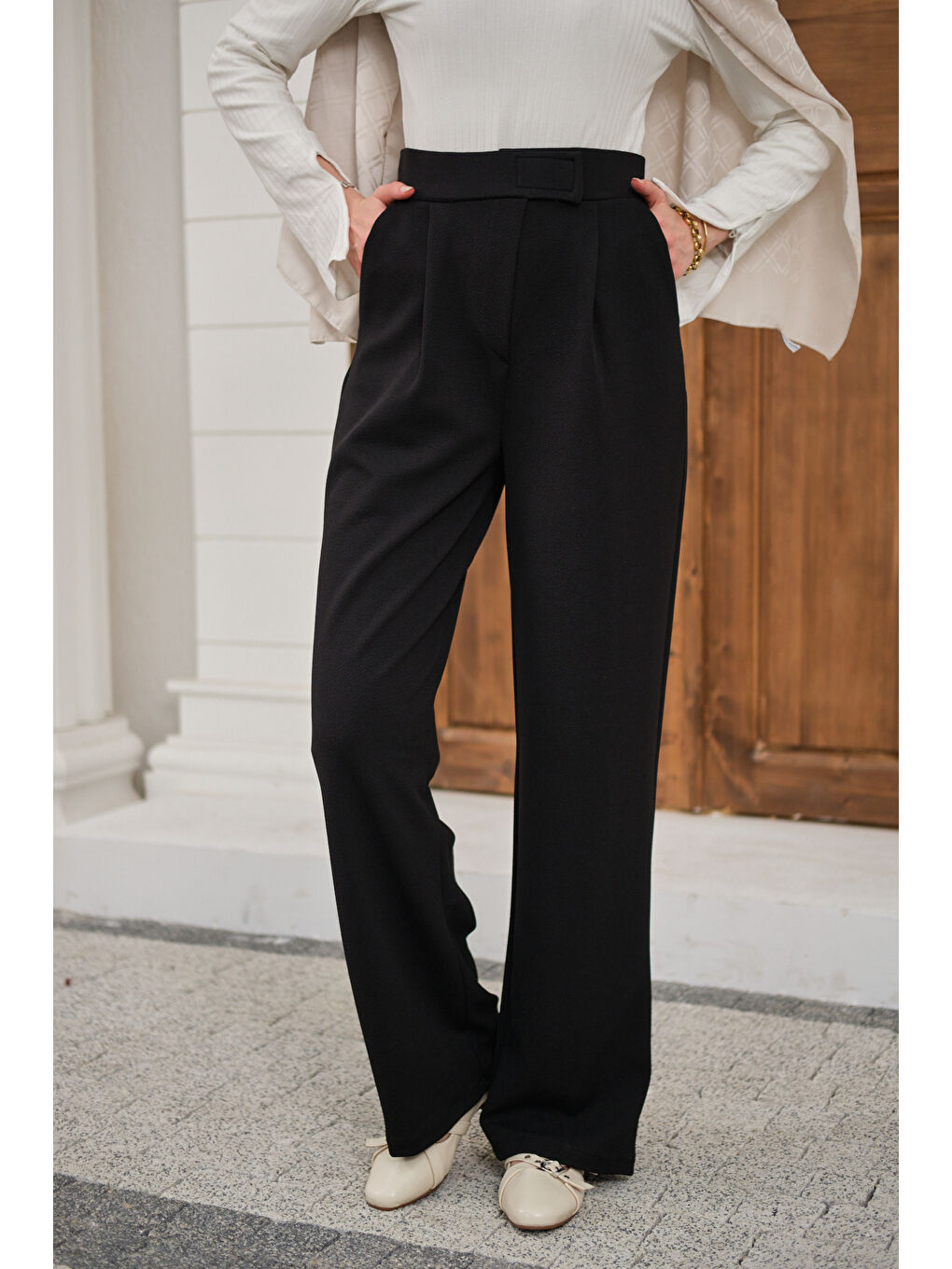 Kadın Cırtcırt Detay Kumaş Pantolon Siyah-1