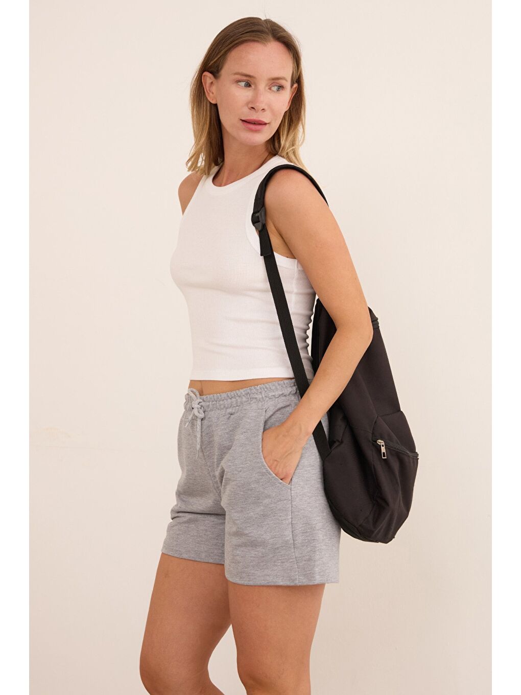 Gri Basic Beli Bağlamalı Cepli Şort