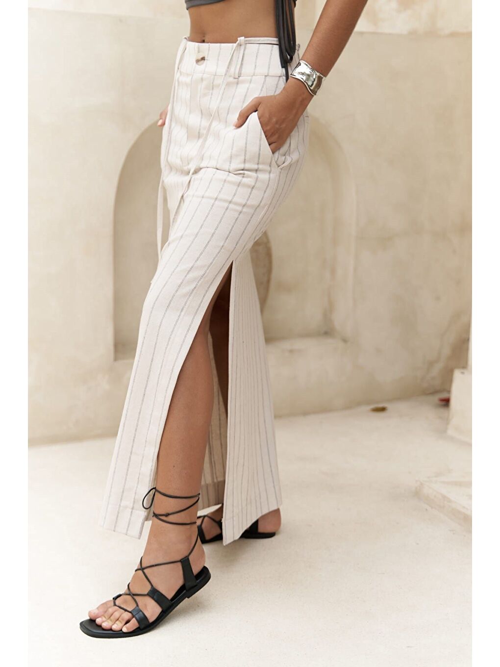 Arya Füme Çizgili Bej Etek-5