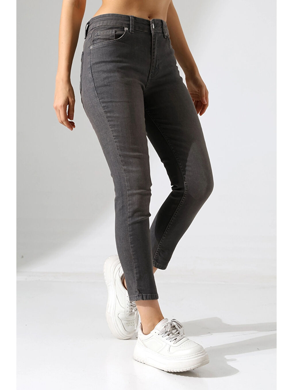 Gri Yüksek Bel Dar Paça Füme Jean Pantolon-4