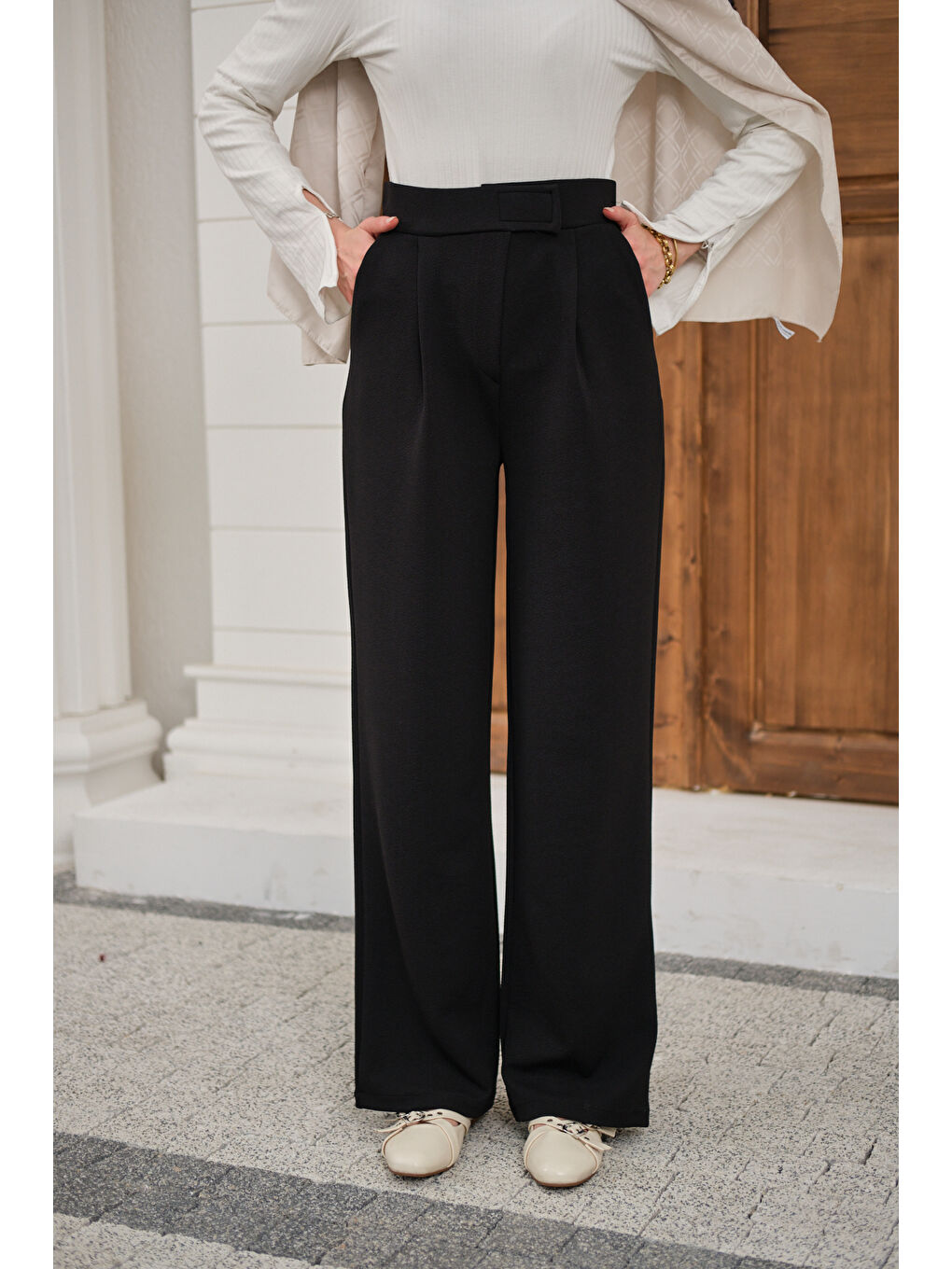 Kadın Cırtcırt Detay Kumaş Pantolon Siyah-3