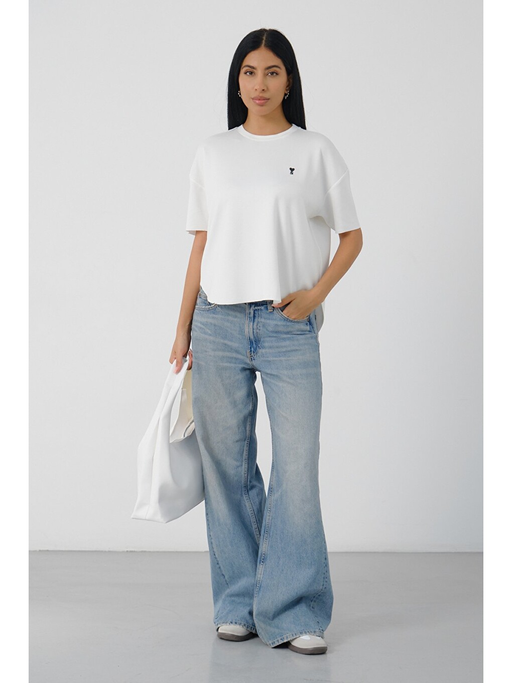 Ekru Kadın Oversize Boxy T-Shirt Bisiklet Yaka Rahat Kalıp Tişört-4