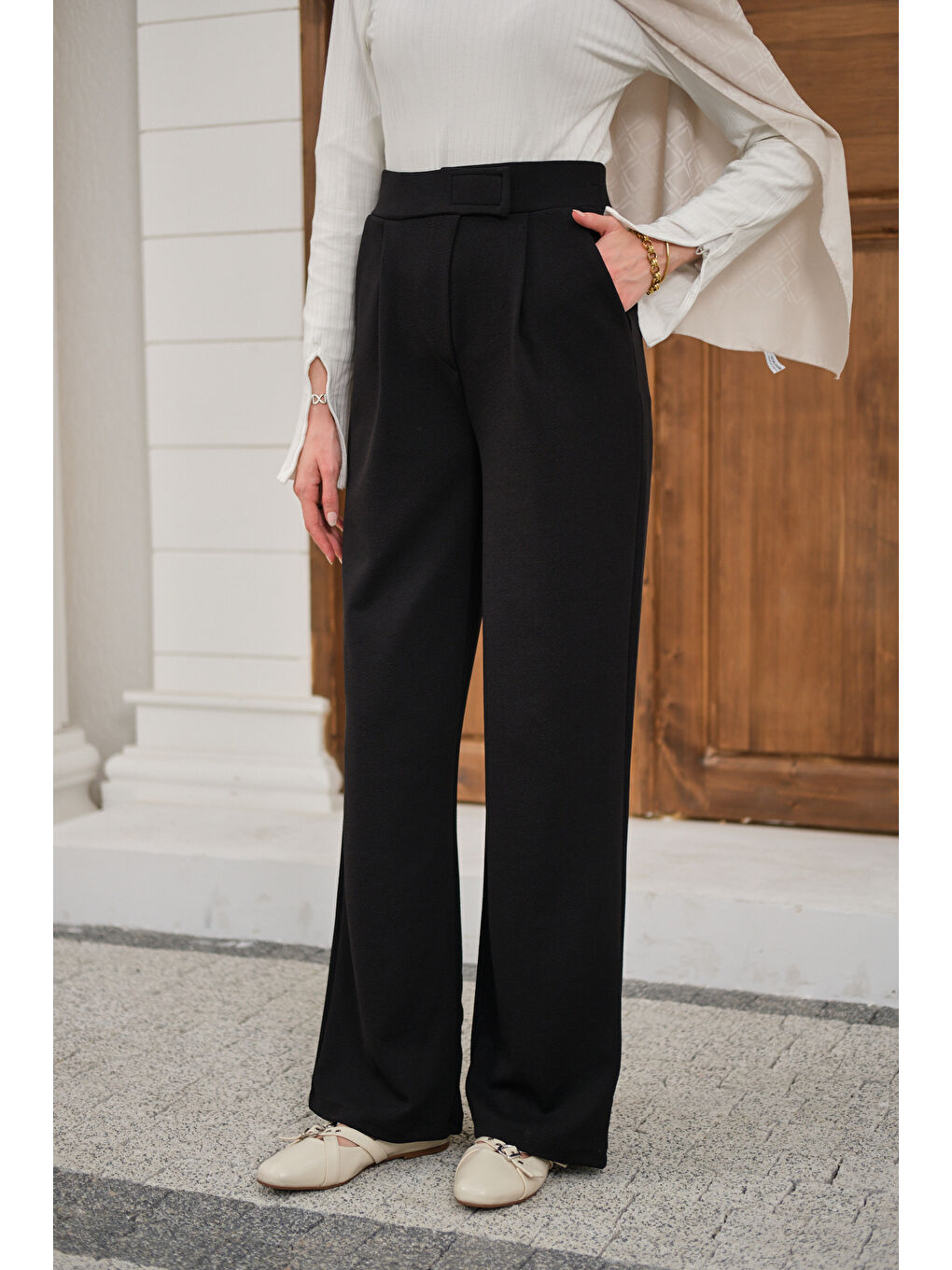 Kadın Cırtcırt Detay Kumaş Pantolon Siyah-4