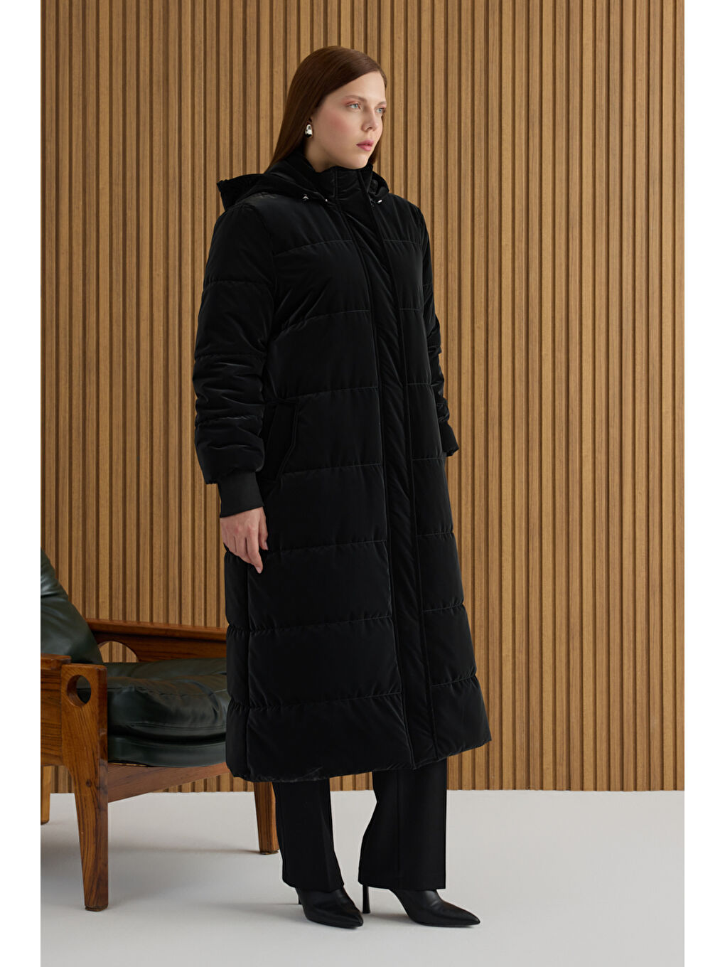 Siyah Seyyar Kapüşonlu Kapitone Mont-3