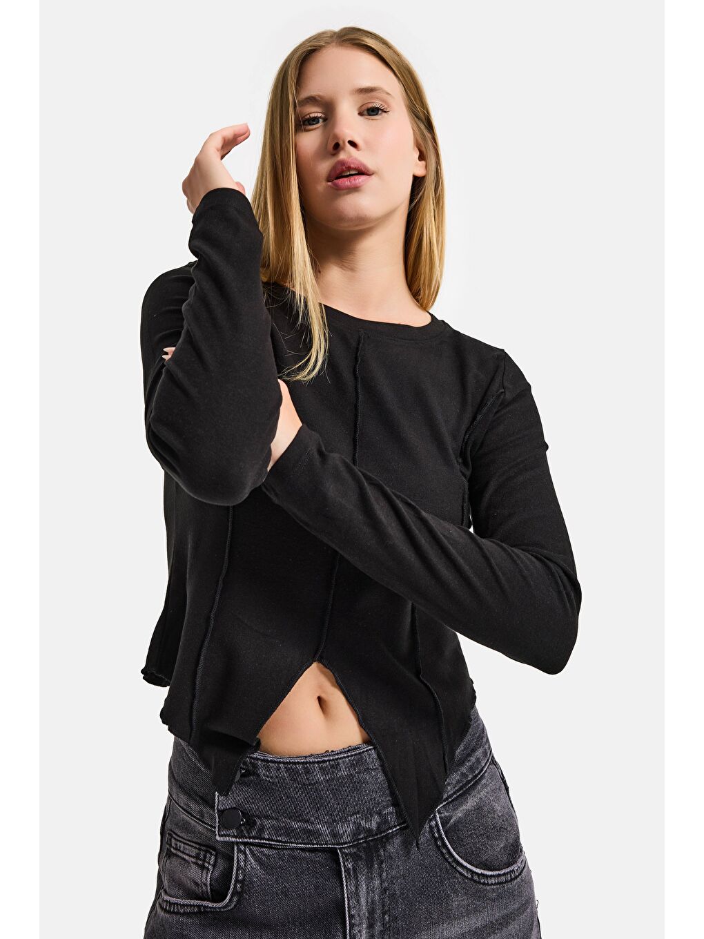 Kadın Siyah Renk w5 Asimetrik Kesim Crop Fit Tasarım Body-1