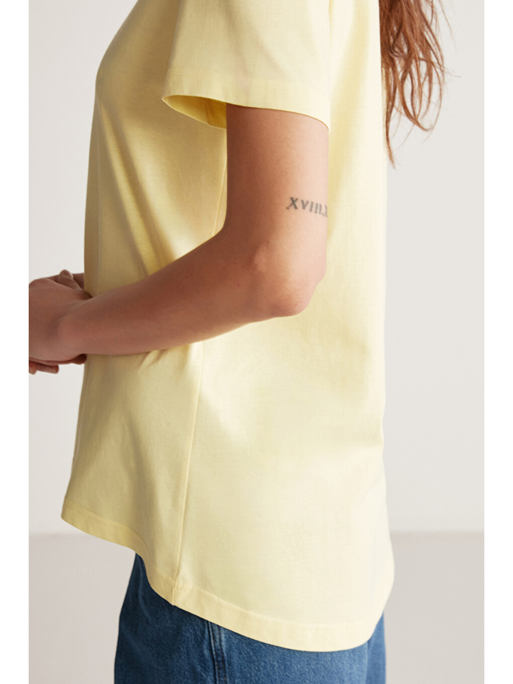 Sarı Samantha Kadın %100 Organik Pamuklu Comfort Fit Arkası Uzun Basic Örme AÇIK SARI T-Shirt-3