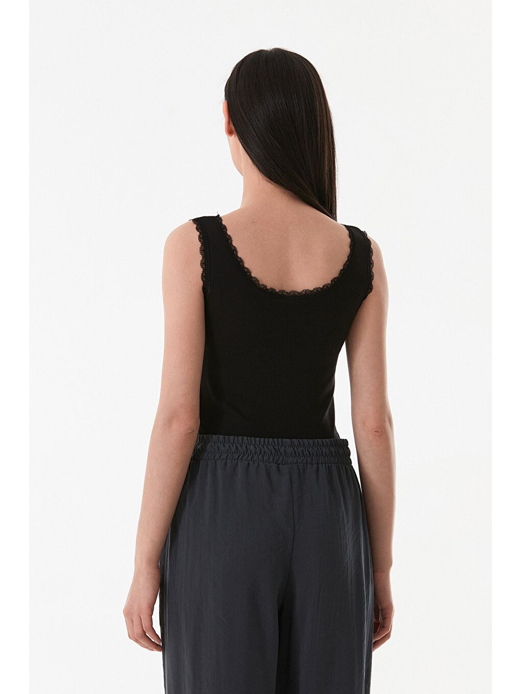 Siyah Basic Dantelli Askılı Body-4
