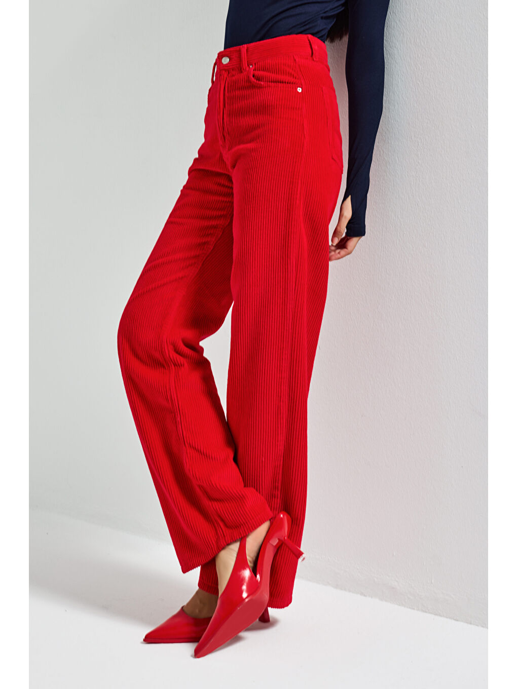 Kadın Kırmızı Doris 26w5-19 Straight Fit Yüksek Bel Kalın Fitilli Kadife Velvet Kumaş Pantolon-2