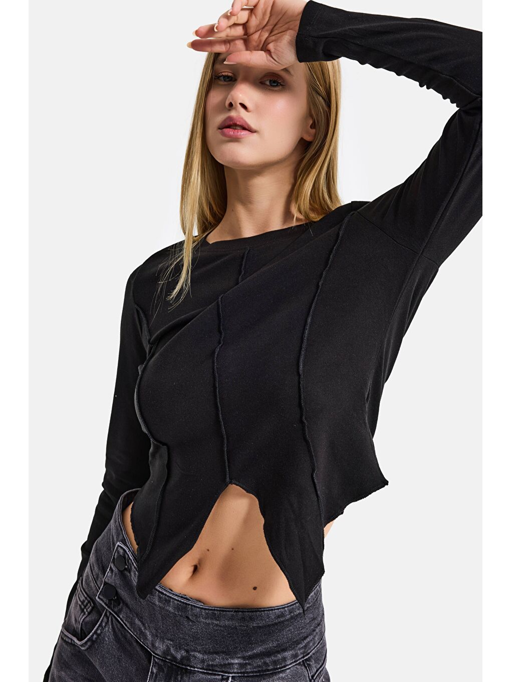 Kadın Siyah Renk w5 Asimetrik Kesim Crop Fit Tasarım Body-4