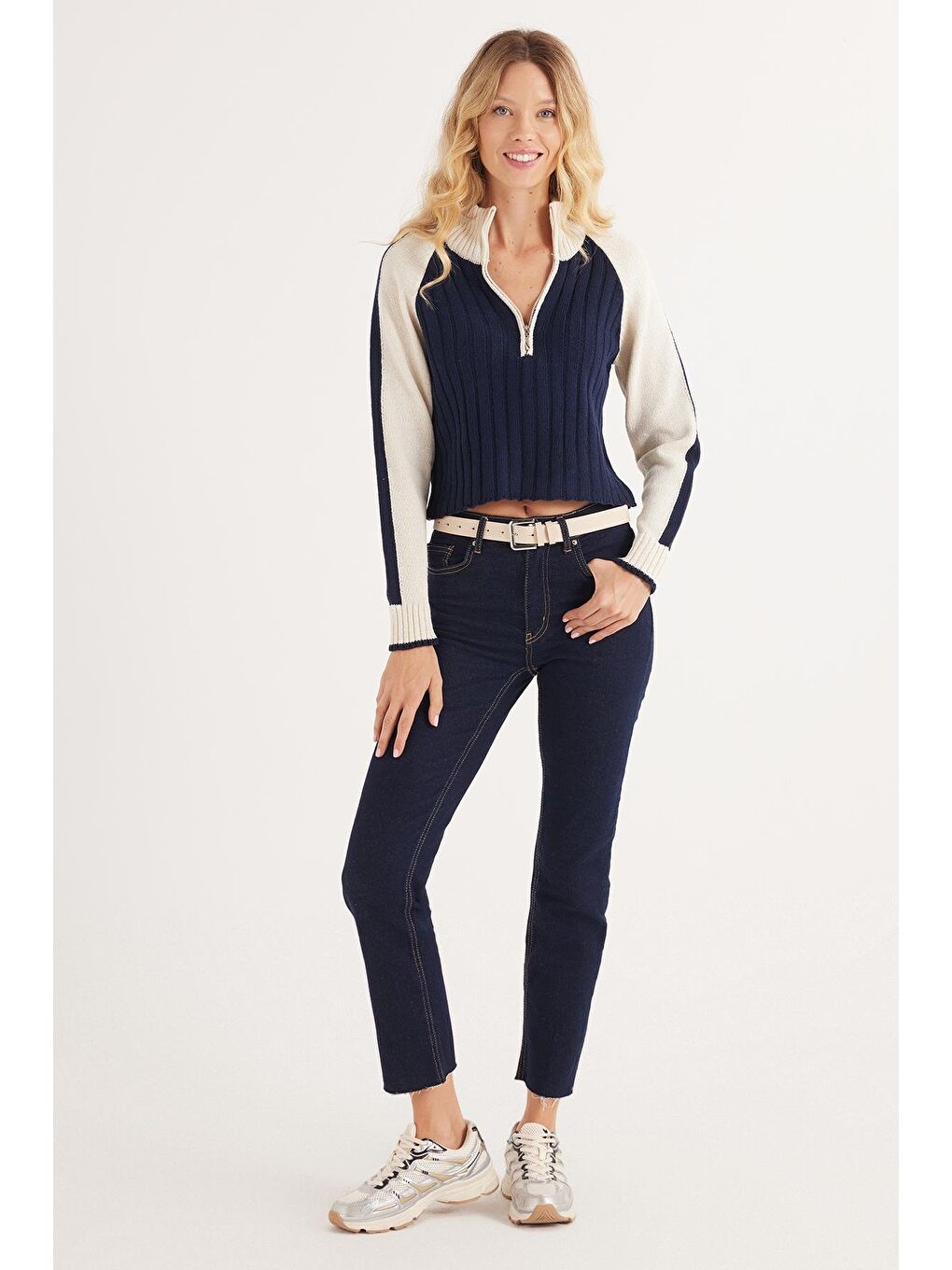 Kadın Regular Fit Klasik Kesim Fermuarlı Yaka Lacivert Kazak-3