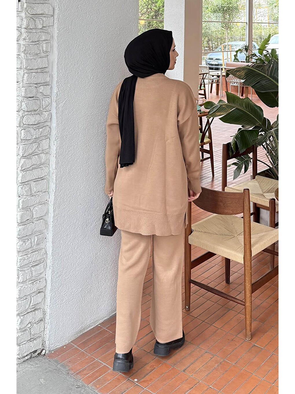 Kahverengi Çiçek Aksesuarlı Triko Takım Camel-3