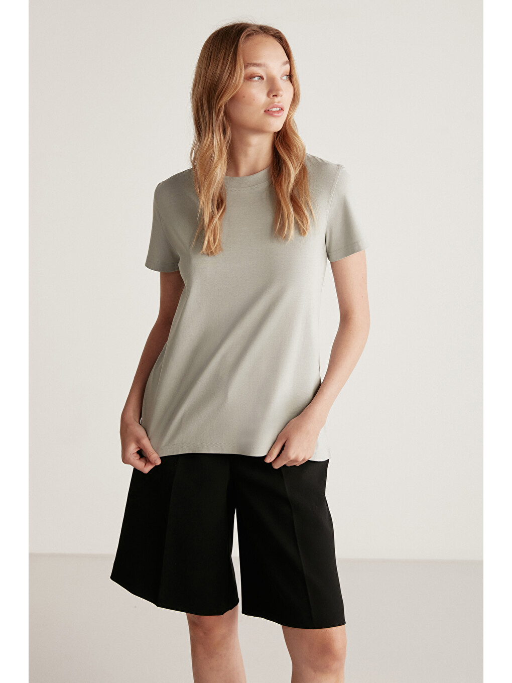 Gri Samantha Kadın %100 Organik Pamuklu Comfort Fit Arkası Uzun Basic Örme AÇIK GRİ T-Shirt