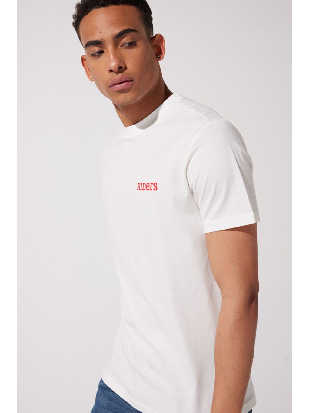 Regular Fit %100 Pamuk Bisiklet Yaka Beyaz Tişört-1