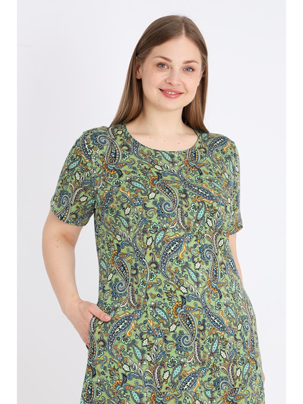Yeşil Büyük Beden Desenli Kısa Kollu Bisiklet Yaka Pamuklu Elbise-2